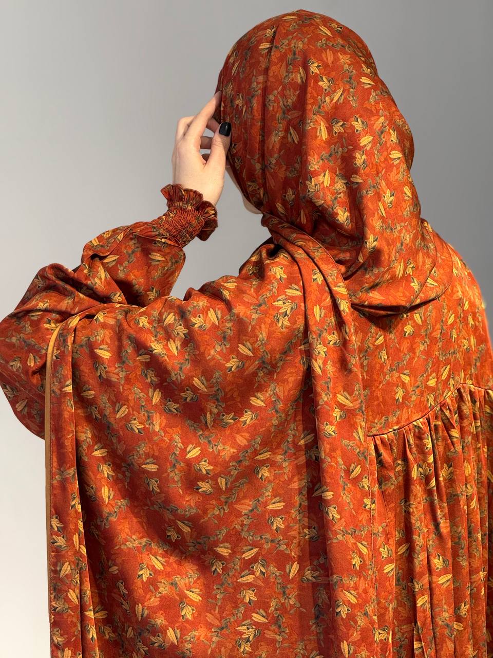 De jurk van zachte elegantie