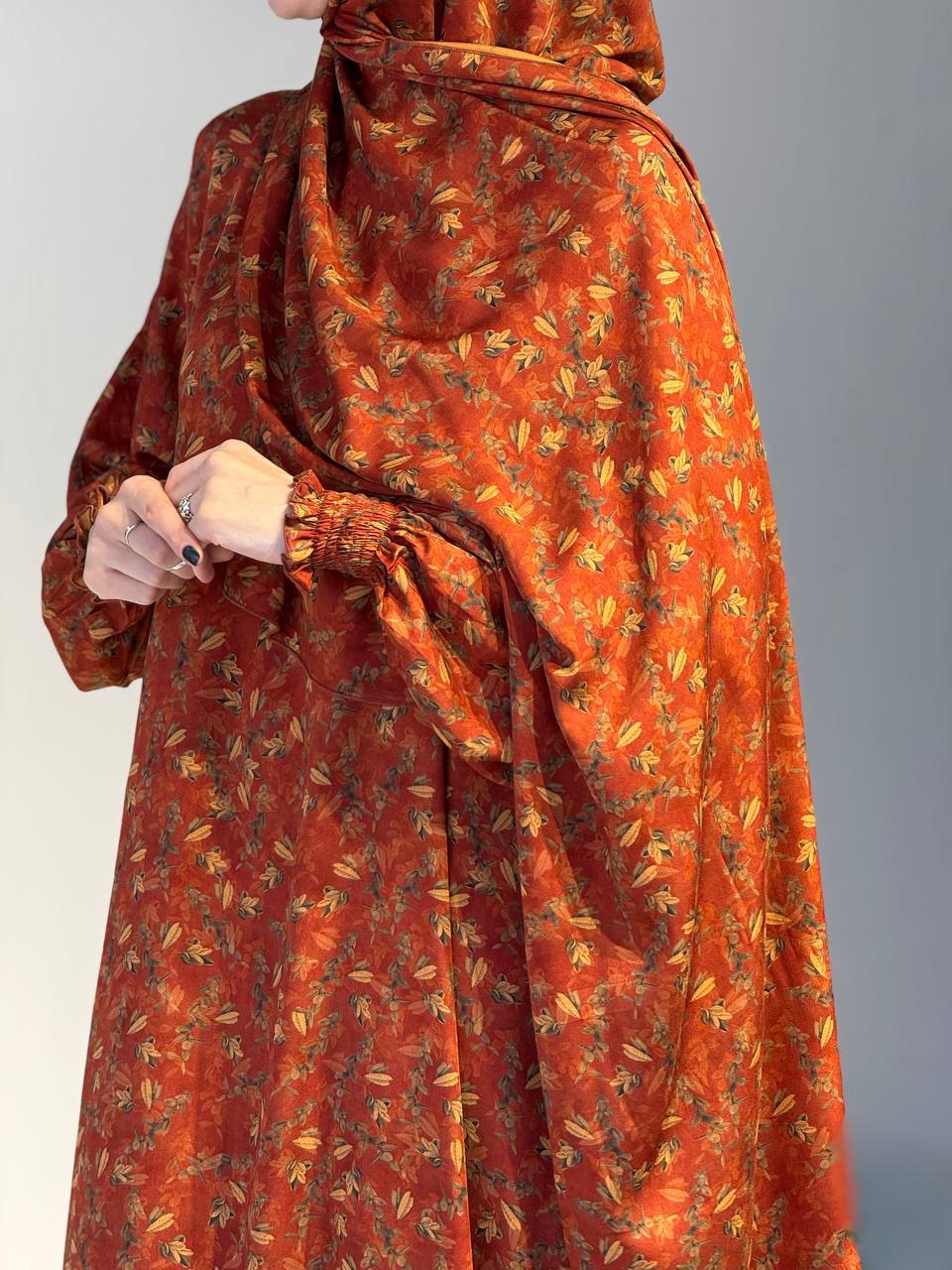De jurk van zachte elegantie