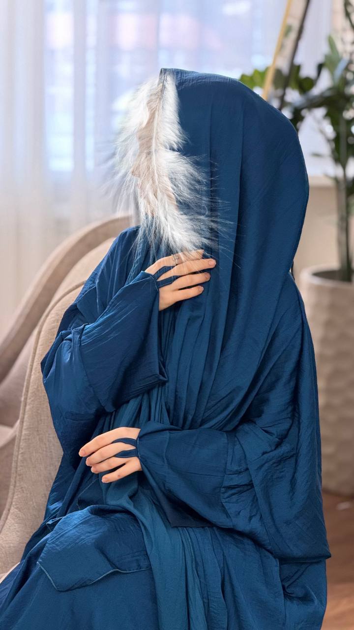 Namazniki Abaya van Kreukelzijde – Aviator Stijl met Verborgen Rits & Ingebouwde Sjaal