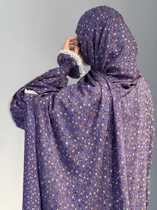 Paarse bloemen jurk met kant- one size. Elegantie