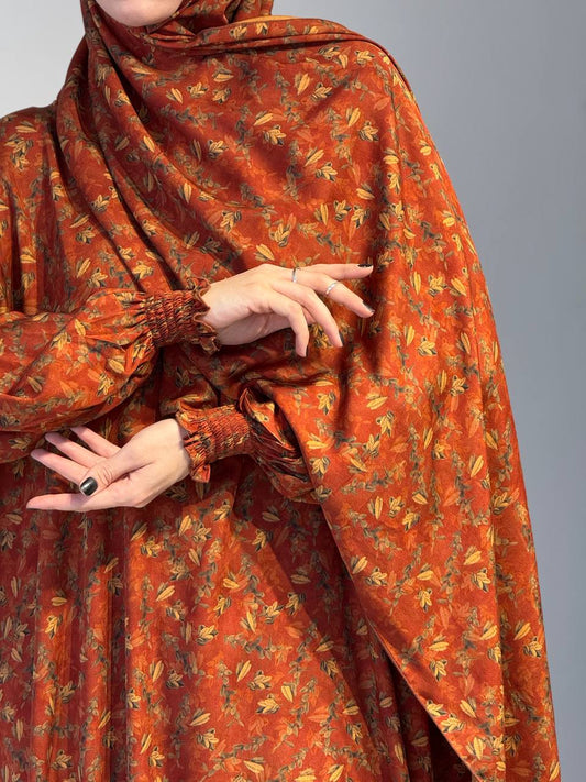 De jurk van zachte elegantie