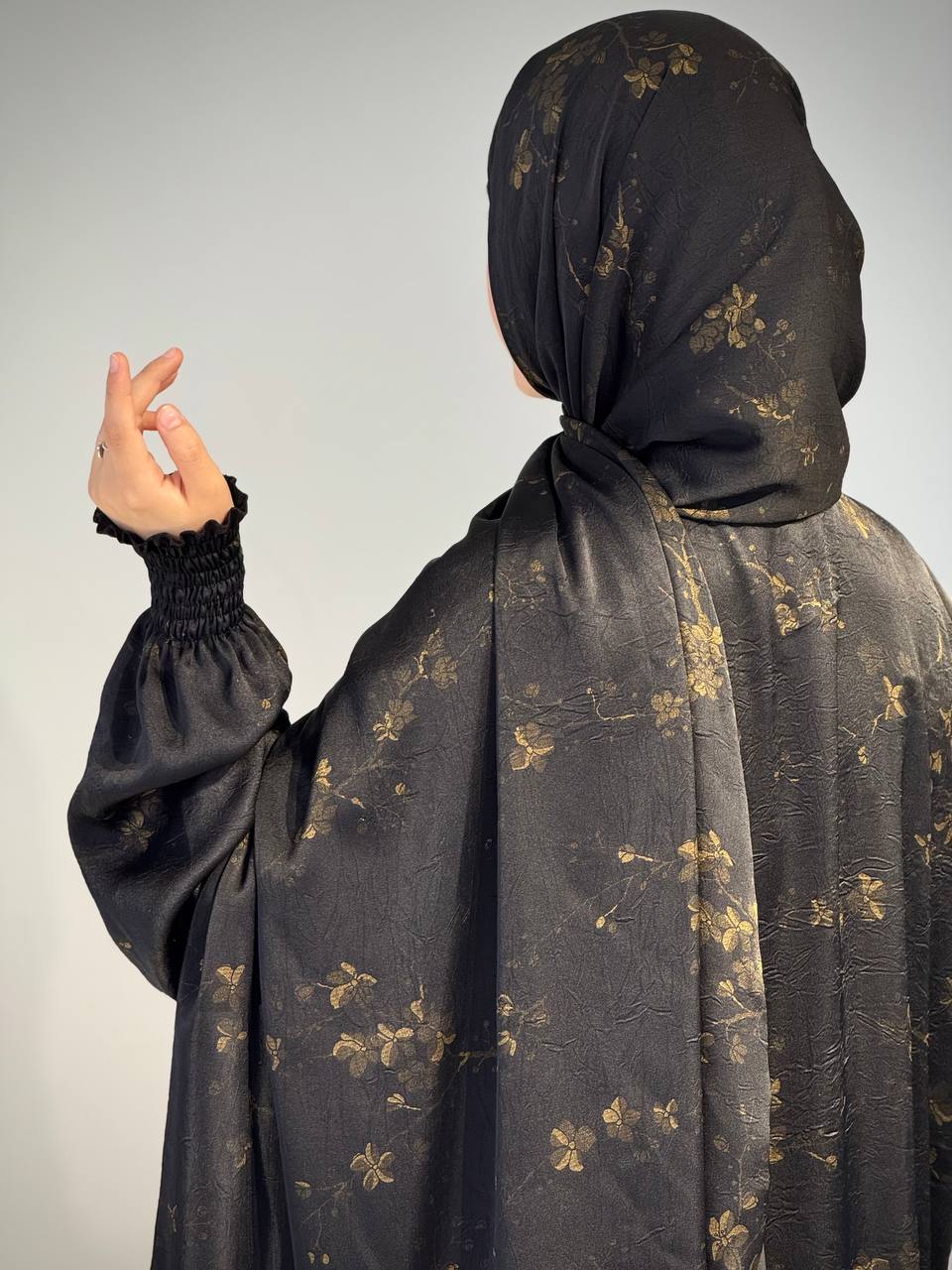 Gebedsjurk in Japanse zijde – Elegant, verfijnd en veelzijdig