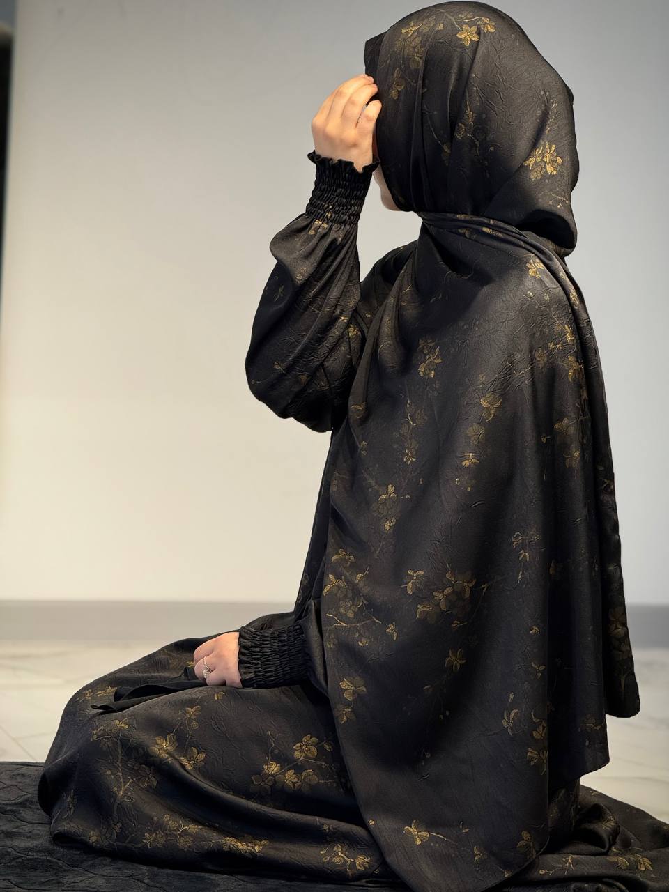 Gebedsjurk in Japanse zijde – Elegant, verfijnd en veelzijdig