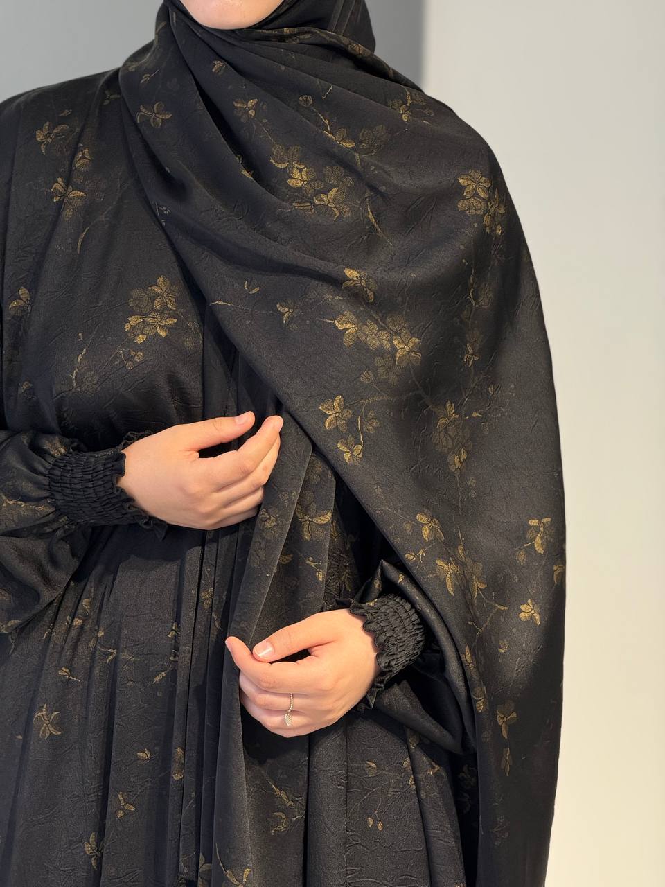 Gebedsjurk in Japanse zijde – Elegant, verfijnd en veelzijdig