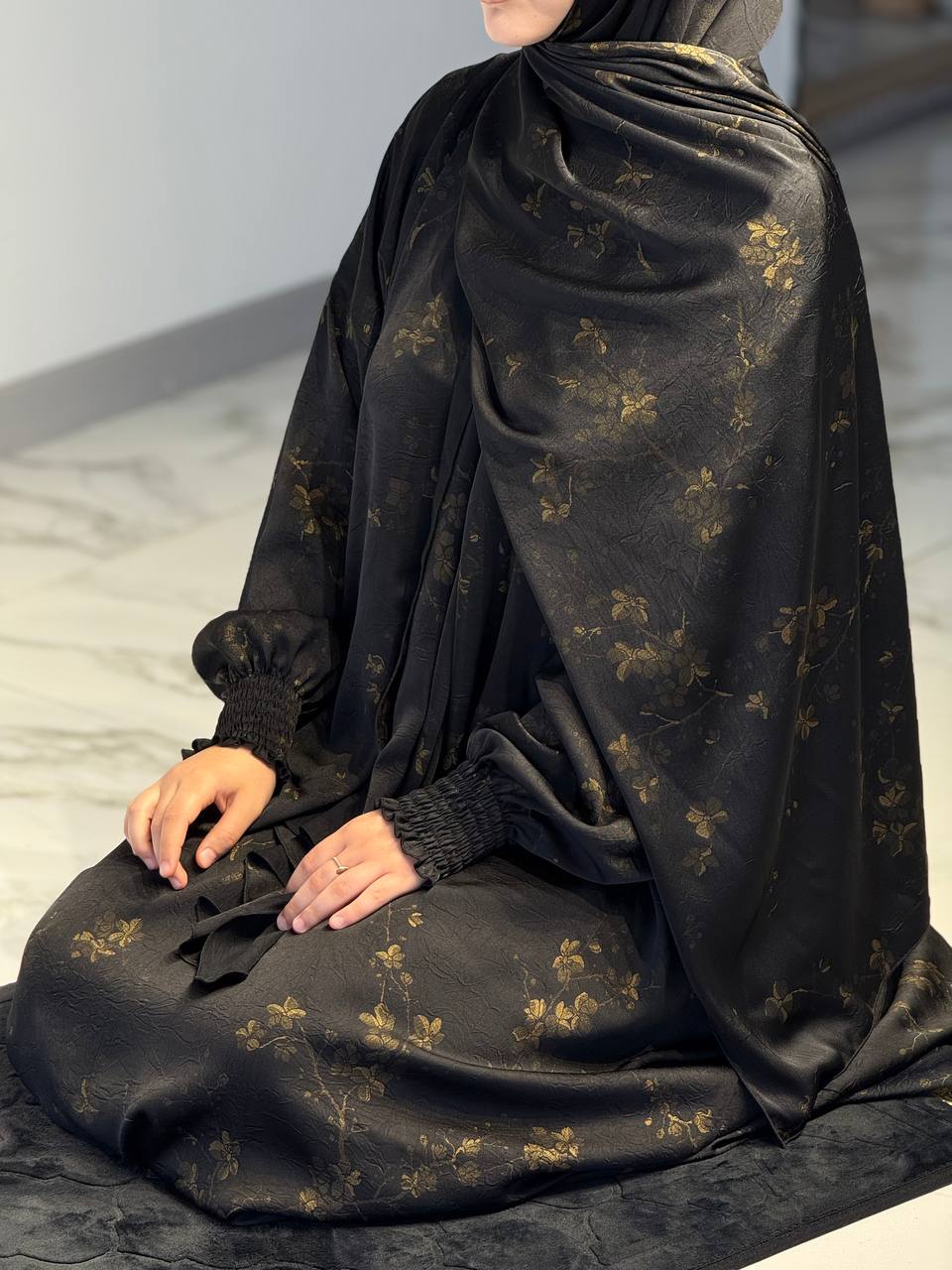 Gebedsjurk in Japanse zijde – Elegant, verfijnd en veelzijdig