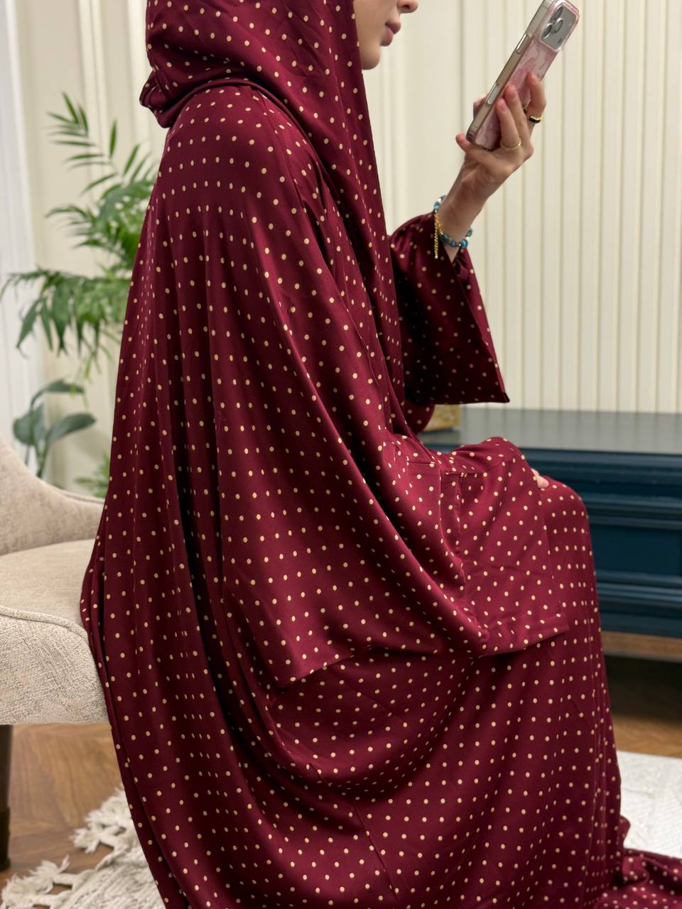 Aviator Caperusa Jurk van Basic Zijde – Modest Fashion met Verborgen Rits
