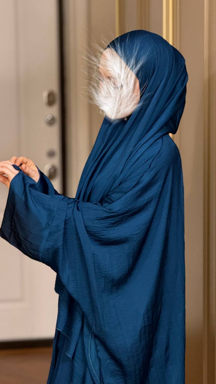 Namazniki Abaya van Kreukelzijde – Aviator Stijl met Verborgen Rits & Ingebouwde Sjaal