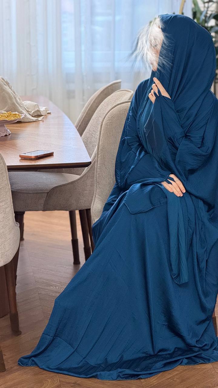 Namazniki Abaya van Kreukelzijde – Aviator Stijl met Verborgen Rits & Ingebouwde Sjaal