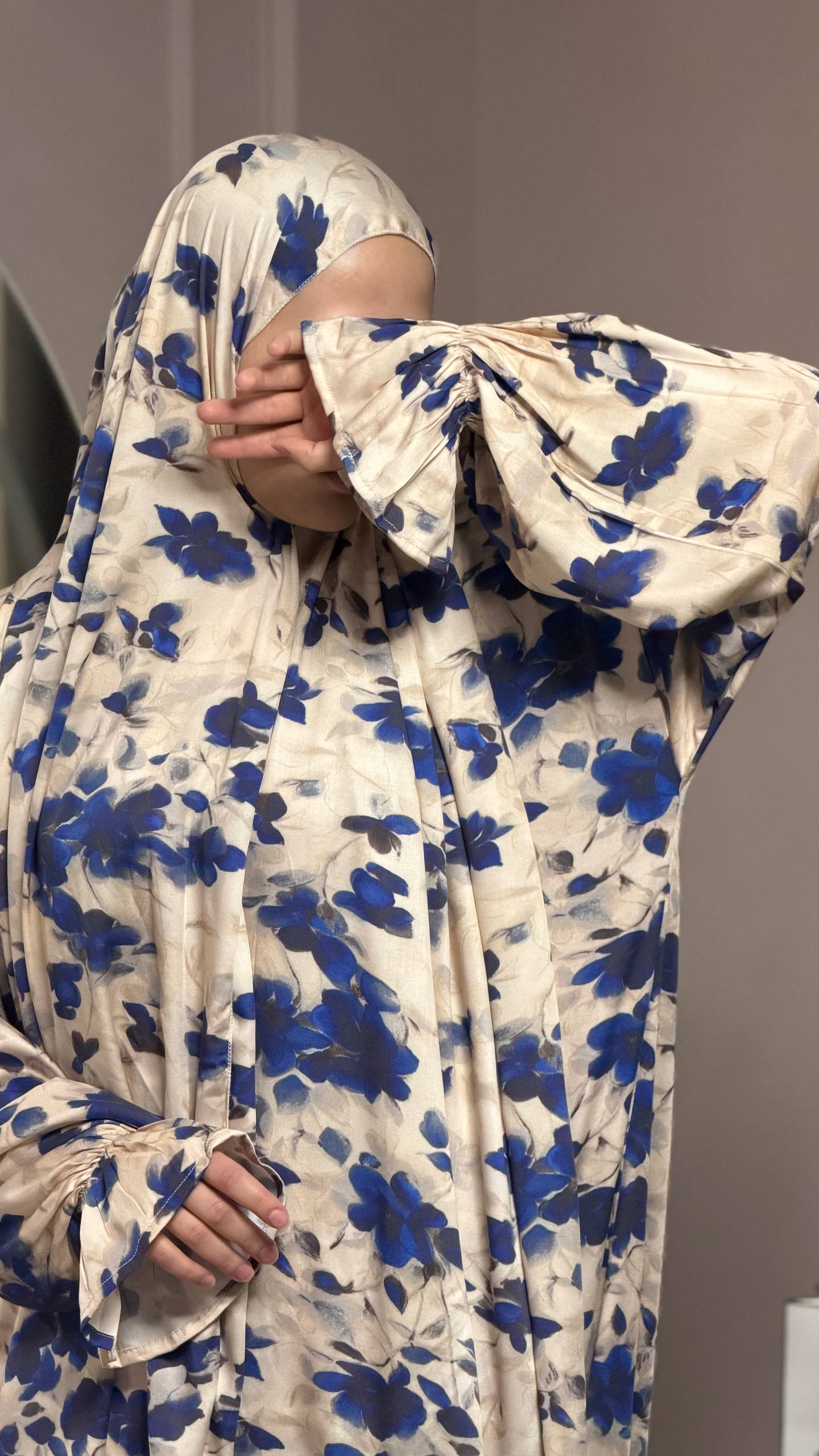 Praktische Gebedsjurk met Aangehechte Sjaal & Fijne Zijde – 85 cm Breed
