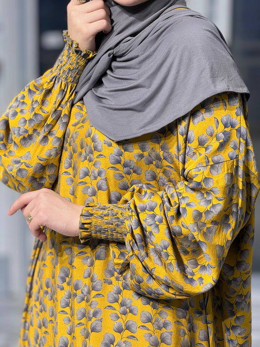 Nieuw ontwerp met ingenaaide sjaal – Zonnige elegantie