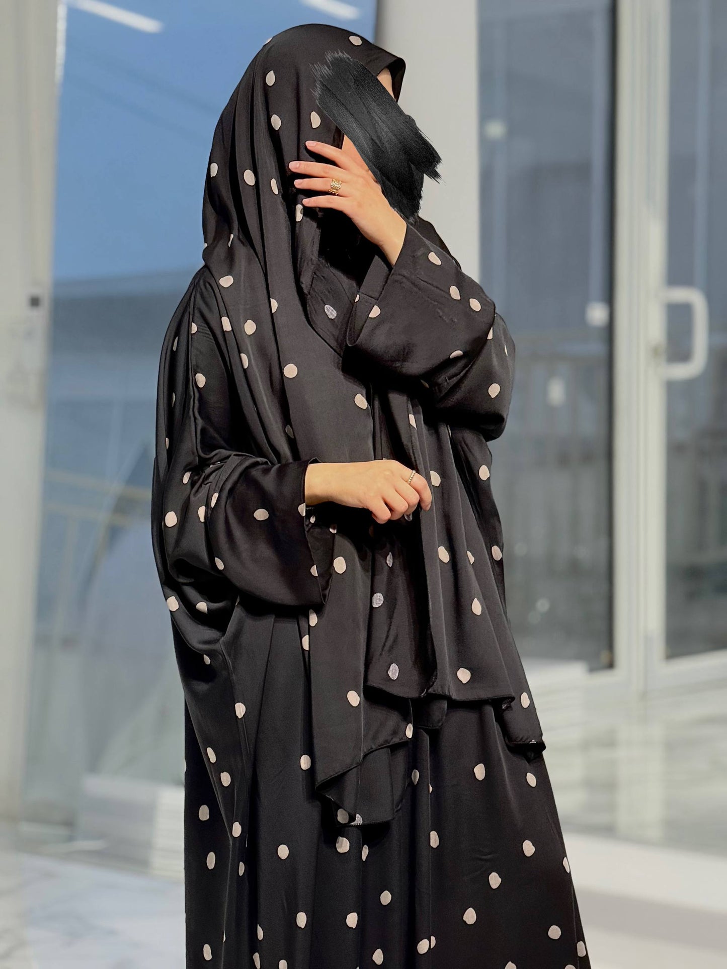 Elegante Jurk met Geïntegreerde Sjaal