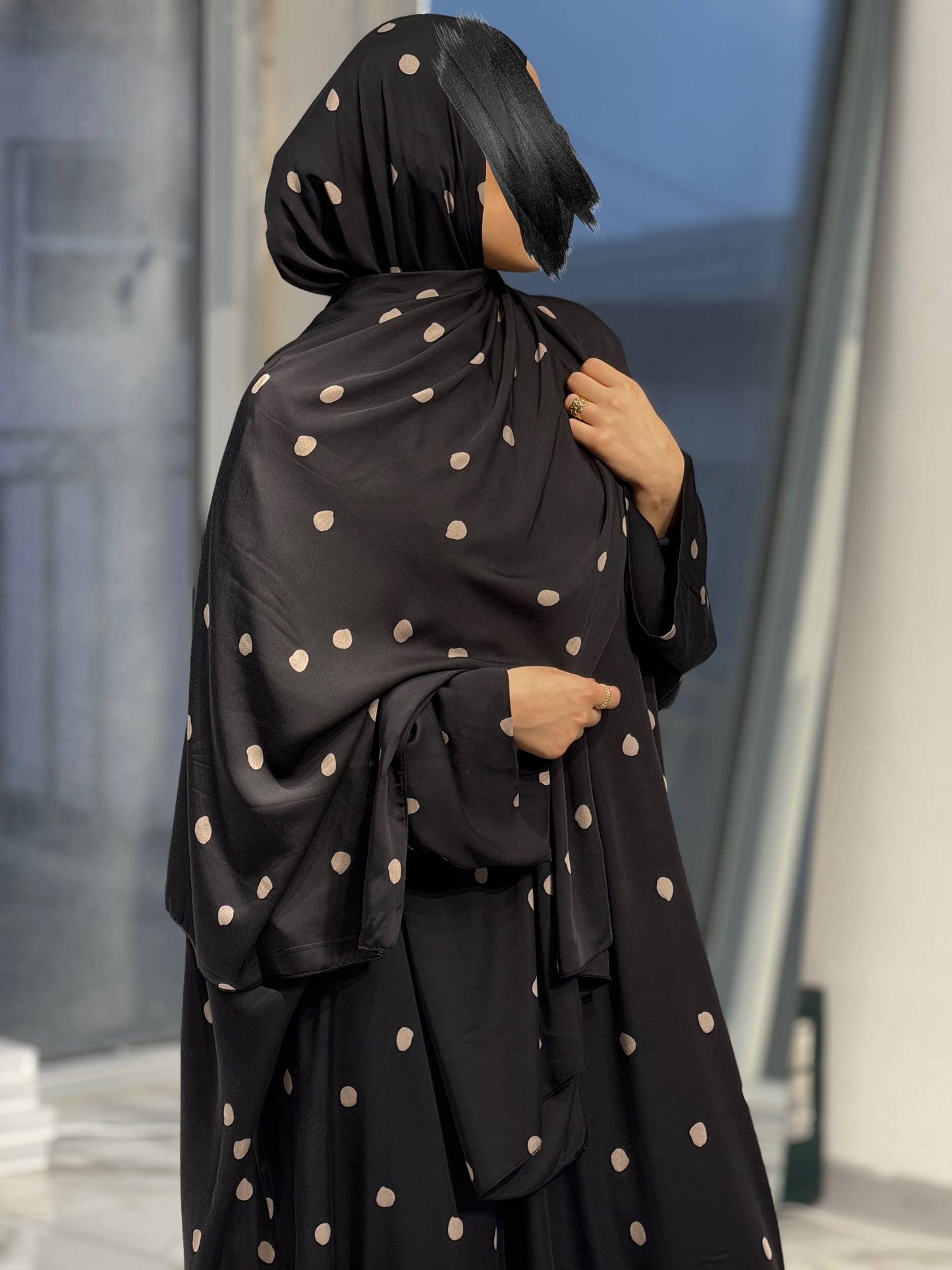 Elegante Jurk met Geïntegreerde Sjaal