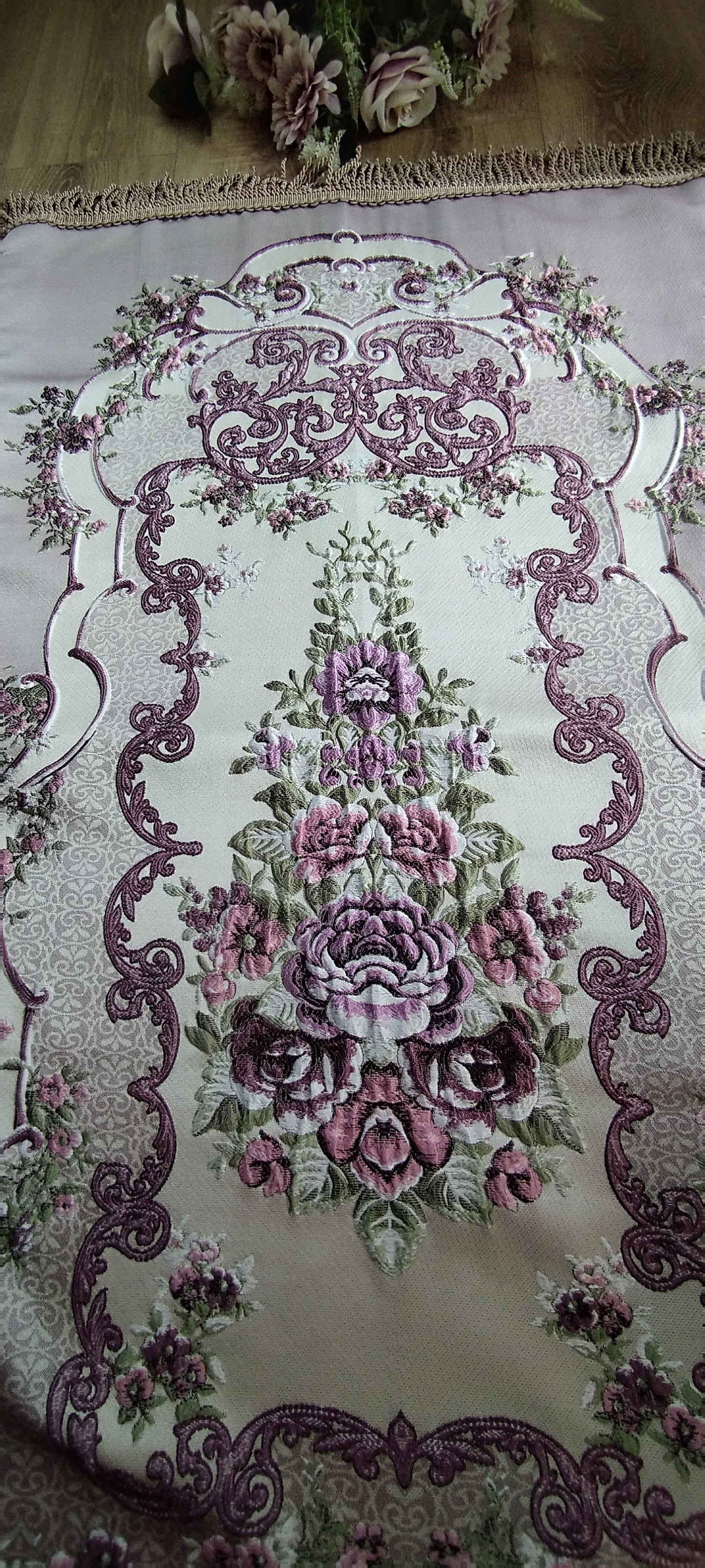 Satijnen Gebedsmat met Bloemenborduurwerk – 70×130 cm